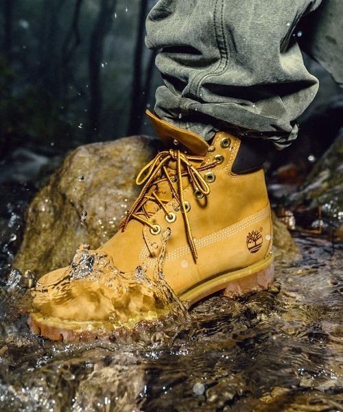 Timberland(ティンバーランド)の「Timberland/ティンバーランド/6in Premium Boot WP(ブーツ・メンズ・ベージュ/グレー・26.0cm/29.0cm/25.0cm/28.0cm/27.0cm)」の3枚目の写真