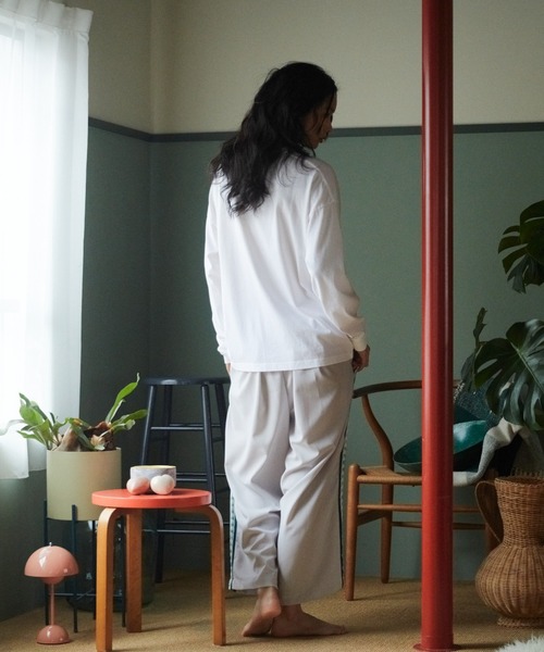 STOF(ストフ)の「STOF/ストフ/PIGMENT-DYED L/S TEE C/AMITY(Tシャツ/カットソー・メンズ・ベージュ/ホワイト/ブラック・M/L/S)」の14枚目の写真