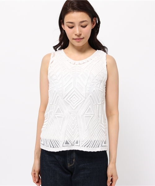 DouDou(ドゥドゥ)の「【DouDou】メッシュ刺繍タンクブラウス(シャツ/ブラウス・レディース・イエロー/ネイビー/オフホワイト・FREE)」の4枚目の写真