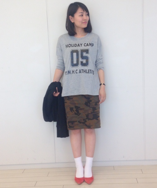 IEDIT（イディット）の「ミルブロウズ　肌心地のよさにこだわった大人シンプルロゴＴシャツ　　（Tシャツ/カットソー・レディース・オフホワイト/ダークネイビー/ブラウン/カーキ・SMALL/MEDIUM/LARGE/X-LARGE）」の16枚目の写真