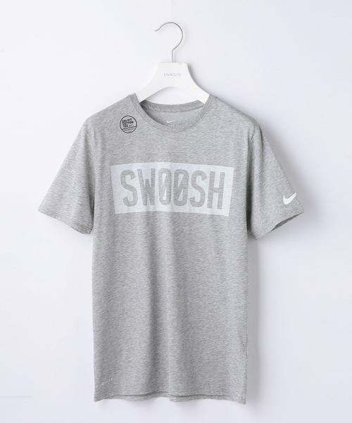 NIKE(ナイキ)の「NIKE(ナイキ) DRI-FIT ドライ スウッシュ ジム Tシャツ(Tシャツ/カットソー・メンズ・ブラック/グレー・LARGE/MEDIUM/SMALL)」の1枚目の写真