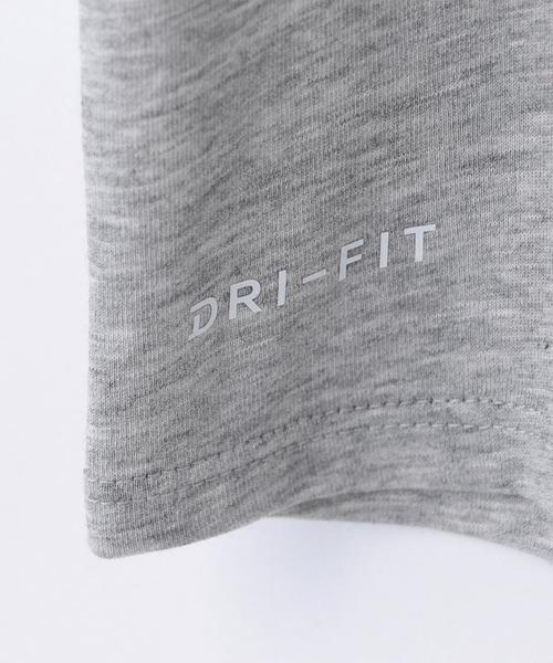 NIKE(ナイキ)の「NIKE(ナイキ) DRI-FIT ドライ スウッシュ ジム Tシャツ(Tシャツ/カットソー・メンズ・ブラック/グレー・LARGE/MEDIUM/SMALL)」の7枚目の写真