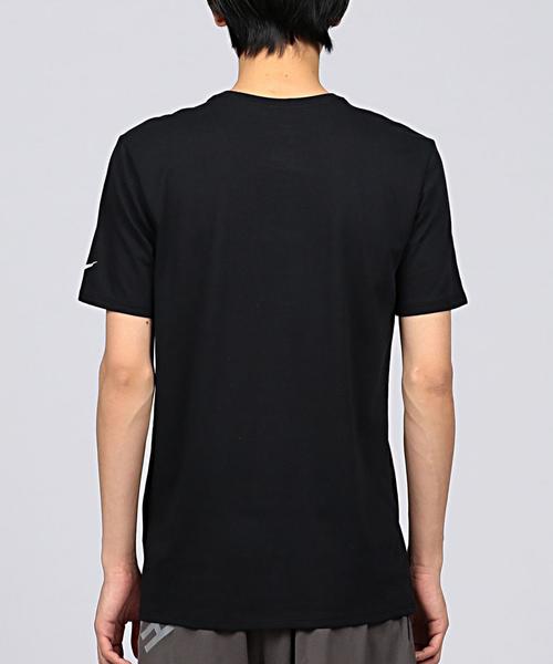 NIKE(ナイキ)の「NIKE(ナイキ) DRI-FIT ドライ スウッシュ ジム Tシャツ(Tシャツ/カットソー・メンズ・ブラック/グレー・LARGE/MEDIUM/SMALL)」の8枚目の写真