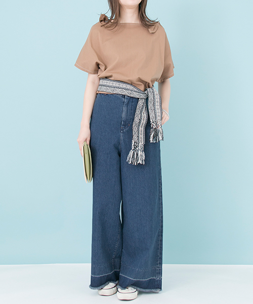 URBAN RESEARCH（アーバンリサーチ）の「 【TRILL掲載】UR ハイウエストデニムワイドパンツ（デニムパンツ・レディース・ライトインディゴブルー/インディゴブルー・38/36）」の4枚目の写真