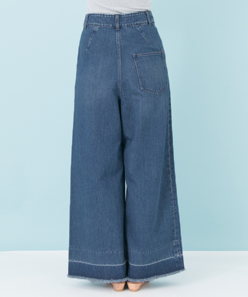 URBAN RESEARCH（アーバンリサーチ）の「 【TRILL掲載】UR ハイウエストデニムワイドパンツ（デニムパンツ・レディース・ライトインディゴブルー/インディゴブルー・38/36）」の17枚目の写真