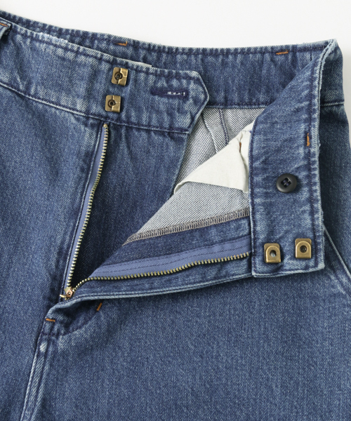 URBAN RESEARCH（アーバンリサーチ）の「 【TRILL掲載】UR ハイウエストデニムワイドパンツ（デニムパンツ・レディース・ライトインディゴブルー/インディゴブルー・38/36）」の8枚目の写真