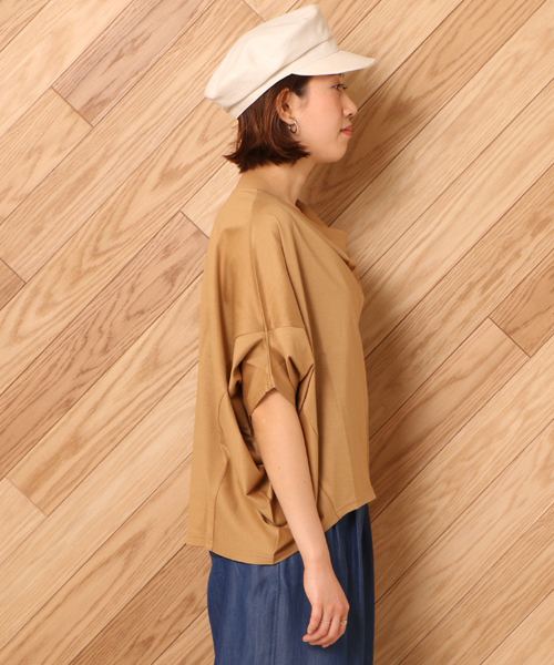 un dix cors（アンディコール）の「無地ドレープネックプルオーバー（Tシャツ/カットソー・レディース・カーキ/キャメル・ﾌﾘ-）」の9枚目の写真
