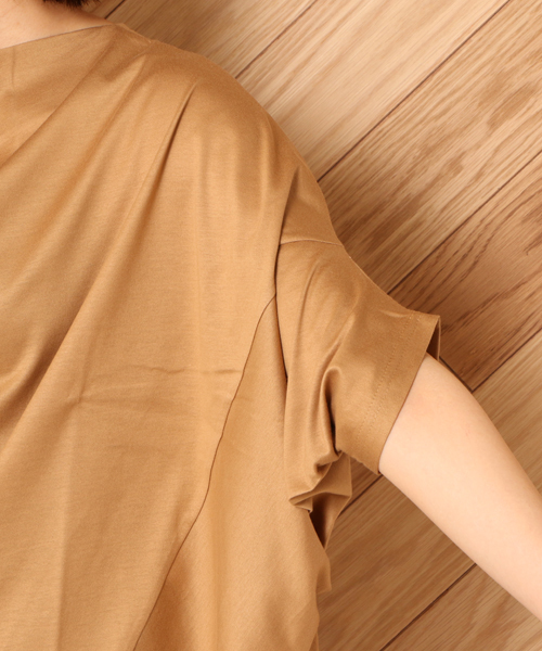 un dix cors（アンディコール）の「無地ドレープネックプルオーバー（Tシャツ/カットソー・レディース・カーキ/キャメル・ﾌﾘ-）」の12枚目の写真