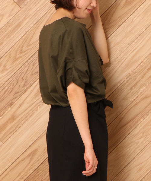 un dix cors（アンディコール）の「無地ドレープネックプルオーバー（Tシャツ/カットソー・レディース・カーキ/キャメル・ﾌﾘ-）」の5枚目の写真