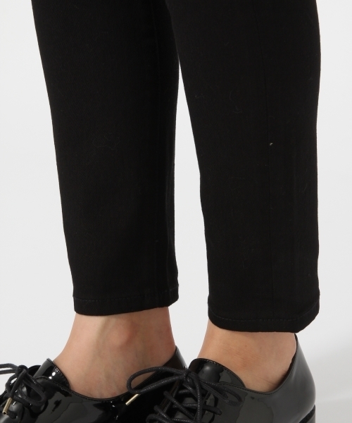 GLOBAL WORK（グローバルワーク）の「【抜群のストレッチ】カラースキニーパンツ/759716（その他パンツ・レディース・パープル/ブラック/ブラウン/グリーン/ダークブラウン・SMALL/LARGE/X-LARGE/MEDIUM）」の6枚目の写真