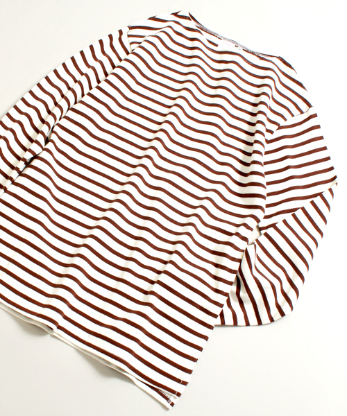 Denime(ドゥニーム)の「 ヘビーボーダーボートネックロンT:MENS(Tシャツ/カットソー・メンズ・レッド系その他/ブルー系その他/ブラウン系その他/ネイビー・LARGE/SMALL/MEDIUM)」の5枚目の写真
