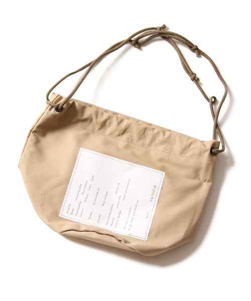 FACTOTUM（ファクトタム）の「【FACTOTUM】ベンタイルミリタリー巾着袋（ショルダーバッグ・メンズ・ブラック/ベージュ/カーキ/ネイビー・FREE）」の3枚目の写真