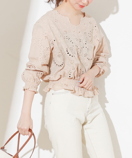 natural couture（ナチュラルクチュール）の「スカラップレースブラウス（シャツ/ブラウス・レディース・オフホワイト/ブラック/ベージュ/ラベンダー・FREE）」の3枚目の写真