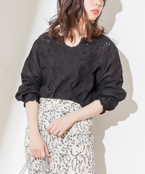 natural couture（ナチュラルクチュール）の「スカラップレースブラウス（シャツ/ブラウス・レディース・オフホワイト/ブラック/ベージュ/ラベンダー・FREE）」の5枚目の写真