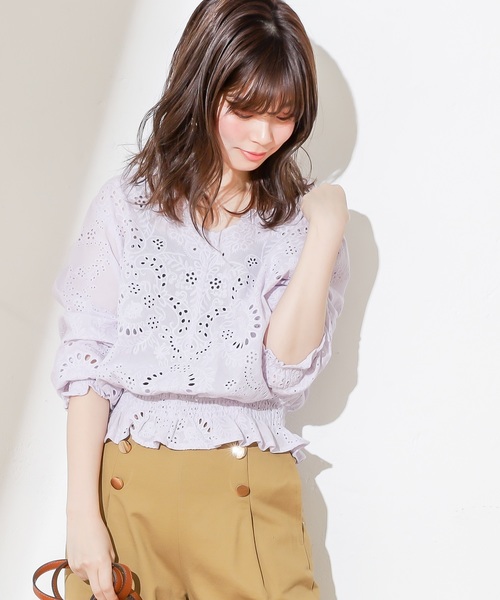 natural couture（ナチュラルクチュール）の「スカラップレースブラウス（シャツ/ブラウス・レディース・オフホワイト/ブラック/ベージュ/ラベンダー・FREE）」の13枚目の写真