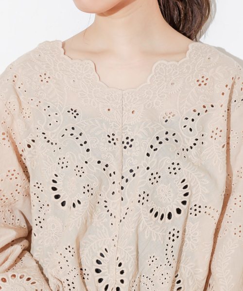 natural couture（ナチュラルクチュール）の「スカラップレースブラウス（シャツ/ブラウス・レディース・オフホワイト/ブラック/ベージュ/ラベンダー・FREE）」の17枚目の写真