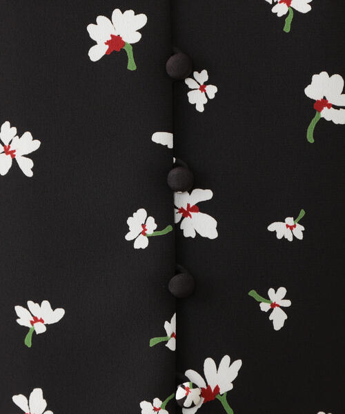 BEAUTY&YOUTH UNITED ARROWS（ビューティーアンドユースユナイテッドアローズ）の「BY∴ フラワープリント フレンチスリーブブラウス -手洗い可能-о（シャツ/ブラウス・レディース・ブラック/ロイヤルブルー・FREE）」の8枚目の写真