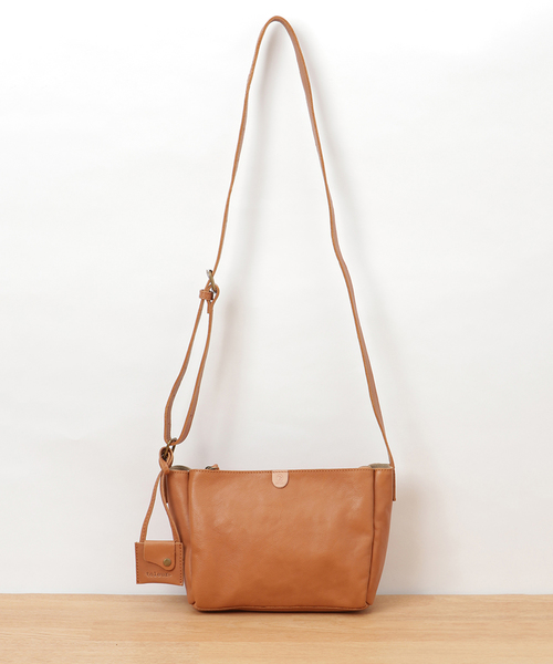 toleur(トーラ)の「【toleur】カウレザー ミニショルダー/※11586(ショルダーバッグ・レディース・ブラック/キャメル/モカ/グレイッシュベージュ/オリーブ・FREE)」の5枚目の写真