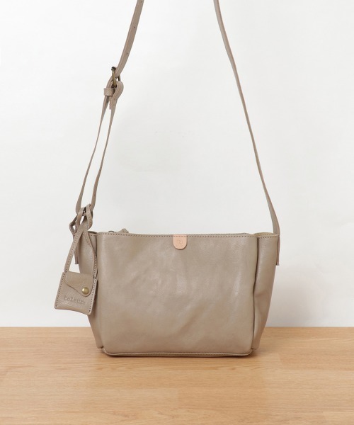 toleur(トーラ)の「【toleur】カウレザー ミニショルダー/※11586(ショルダーバッグ・レディース・ブラック/キャメル/モカ/グレイッシュベージュ/オリーブ・FREE)」の4枚目の写真