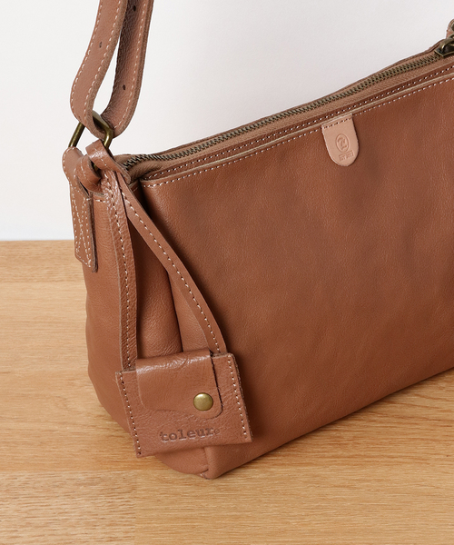 toleur(トーラ)の「【toleur】カウレザー ミニショルダー/※11586(ショルダーバッグ・レディース・ブラック/キャメル/モカ/グレイッシュベージュ/オリーブ・FREE)」の7枚目の写真