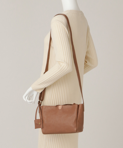 toleur(トーラ)の「【toleur】カウレザー ミニショルダー/※11586(ショルダーバッグ・レディース・ブラック/キャメル/モカ/グレイッシュベージュ/オリーブ・FREE)」の9枚目の写真