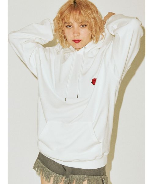 jouetie(ジュエティ)の「バーチカルバックロゴフーディ(パーカー・レディース・ブラック/オフホワイト/ブルー/パープル・MEDIUM)」の9枚目の写真