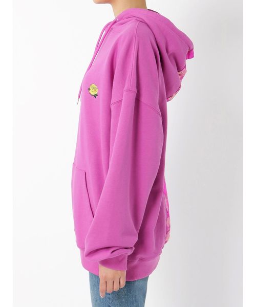 jouetie(ジュエティ)の「バーチカルバックロゴフーディ(パーカー・レディース・ブラック/オフホワイト/ブルー/パープル・MEDIUM)」の11枚目の写真