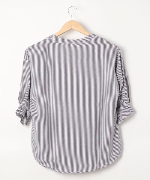 BELLUNA（ベルーナ）の「袖タックデザインブラウス（シャツ/ブラウス・レディース・ネイビー/ブルー系その他/オフホワイト/グレー系その他/ターコイズブルー・MEDIUM/LARGE/X-LARGE）」の11枚目の写真