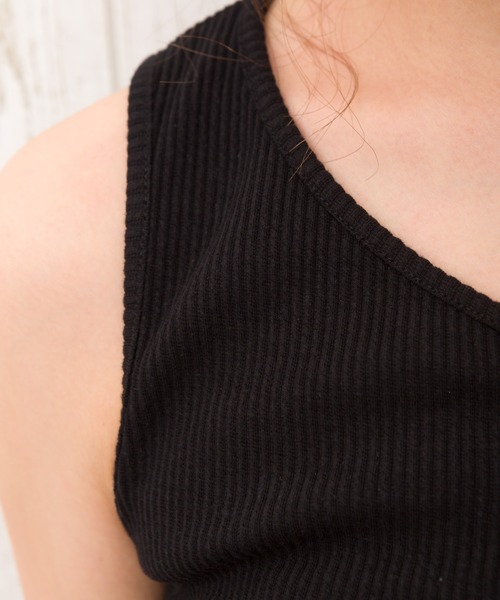 SpRay(スプレイ)の「アシメキャミタンク(タンクトップ・レディース・アイボリー/グレイッシュベージュ/ブラック/ダークブラウン/モカ/カーキ/グリーン/レンガ/ミント・FREE)」の22枚目の写真