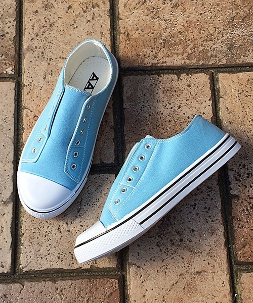 AAA+（サンエープラス）の「AAA / ローテクスリッポンスニーカー(2343)（スリッポン・レディース・ホワイト/ブラック×ブラック/ネイビー/カーキ/ブラック/ベージュ/レッド/キナリ/グレー/ライトブルー/ピンク/ワインレッド/グリーン・44/40/42/36/34/38）」の9枚目の写真