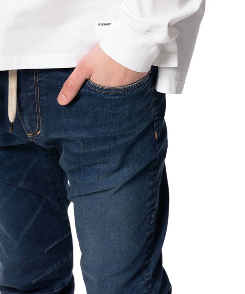 ATTACHMENT(アタッチメント)の「サテンハイパワーストレッチデニム バイカーイージーパンツ(デニムパンツ・メンズ・ネイビー/ブラック・3/1/2)」の7枚目の写真