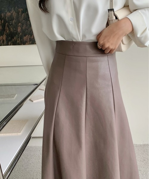 emi+（エミプラス）の「合成皮革/タックロングスカート（スカート・レディース・ブラウン/ブラック/ライトグリーン/ボルドー/モカ/ベージュ・L/S/M）」の17枚目の写真