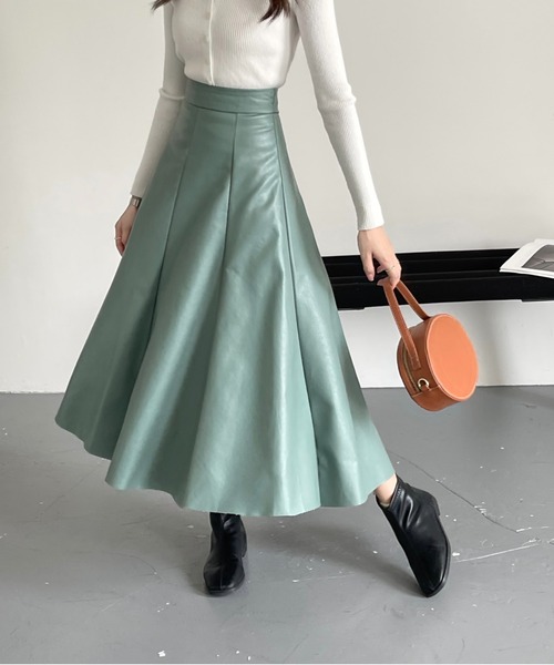 emi+（エミプラス）の「合成皮革/タックロングスカート（スカート・レディース・ブラウン/ブラック/ライトグリーン/ボルドー/モカ/ベージュ・L/S/M）」の20枚目の写真