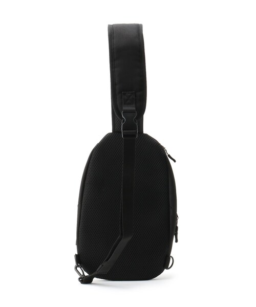 tk.TAKEO KIKUCHI(ティーケータケオキクチ)の「コーデュラ ワンショルダーバッグ(ボディバッグ/ウエストポーチ・メンズ・ブラック/カーキ・00)」の5枚目の写真