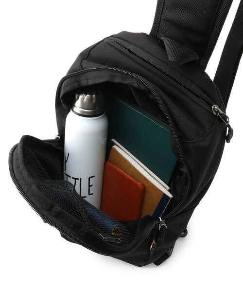 tk.TAKEO KIKUCHI(ティーケータケオキクチ)の「コーデュラ ワンショルダーバッグ(ボディバッグ/ウエストポーチ・メンズ・ブラック/カーキ・00)」の7枚目の写真