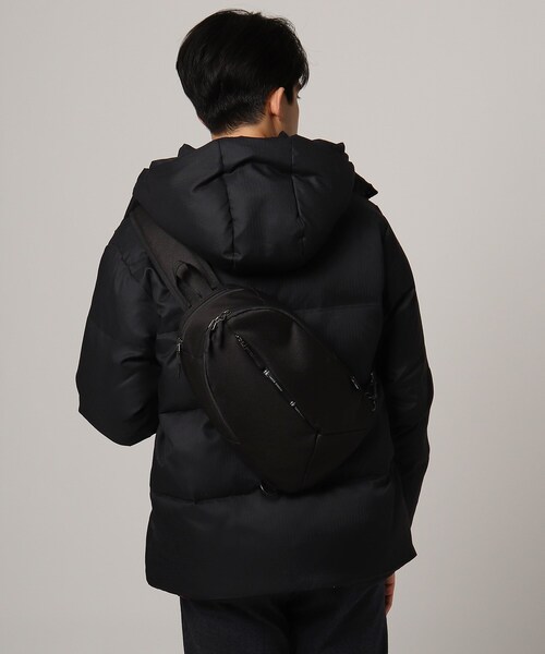 tk.TAKEO KIKUCHI(ティーケータケオキクチ)の「コーデュラ ワンショルダーバッグ(ボディバッグ/ウエストポーチ・メンズ・ブラック/カーキ・00)」の8枚目の写真