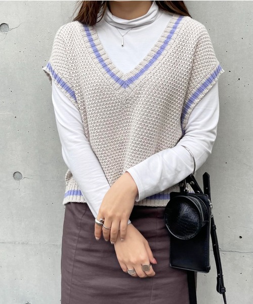 Mysa&Liina(ミーサリーナ)の「ライン入りショートベスト(ベスト・レディース・ベージュ/ネイビー/サックスブルー/ホワイト×ネイビー/ホワイト×パープル・M/L)」の3枚目の写真