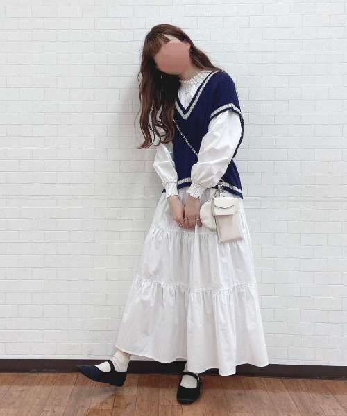 Mysa&Liina(ミーサリーナ)の「ライン入りショートベスト(ベスト・レディース・ベージュ/ネイビー/サックスブルー/ホワイト×ネイビー/ホワイト×パープル・M/L)」の9枚目の写真