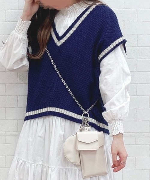 Mysa&Liina(ミーサリーナ)の「ライン入りショートベスト(ベスト・レディース・ベージュ/ネイビー/サックスブルー/ホワイト×ネイビー/ホワイト×パープル・M/L)」の8枚目の写真