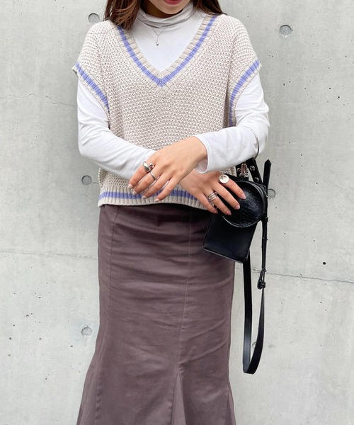 Mysa&Liina(ミーサリーナ)の「ライン入りショートベスト(ベスト・レディース・ベージュ/ネイビー/サックスブルー/ホワイト×ネイビー/ホワイト×パープル・M/L)」の11枚目の写真