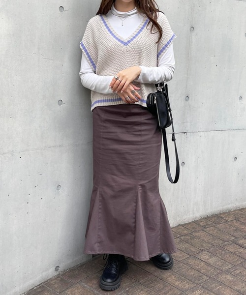 Mysa&Liina(ミーサリーナ)の「ライン入りショートベスト(ベスト・レディース・ベージュ/ネイビー/サックスブルー/ホワイト×ネイビー/ホワイト×パープル・M/L)」の12枚目の写真