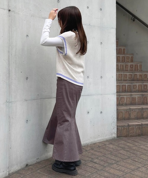 Mysa&Liina(ミーサリーナ)の「ライン入りショートベスト(ベスト・レディース・ベージュ/ネイビー/サックスブルー/ホワイト×ネイビー/ホワイト×パープル・M/L)」の14枚目の写真