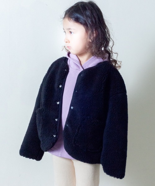 ＆yam（アンドヤム）の「リバーシブル・ボアノーカラーJK（その他アウター・キッズ・ブラック/ベージュ/ブラウン/ベージュ系その他・100/110/120/130/140/150/160）」の2枚目の写真