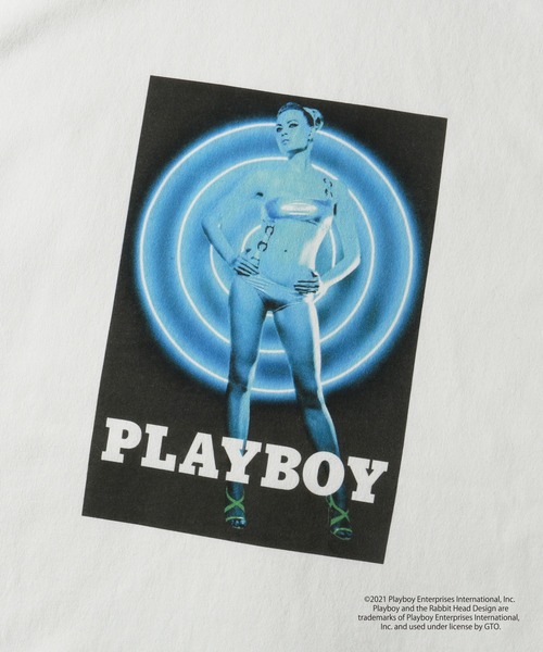 PLAYBOY(プレイボーイ)の「MR.OLIVE 別注 PLAYBOY(プレイボーイ) / TRON POSTER フォトTシャツ(Tシャツ/カットソー・メンズ・ブラック/オフホワイト・MEDIUM/LARGE/X-LARGE)」の4枚目の写真