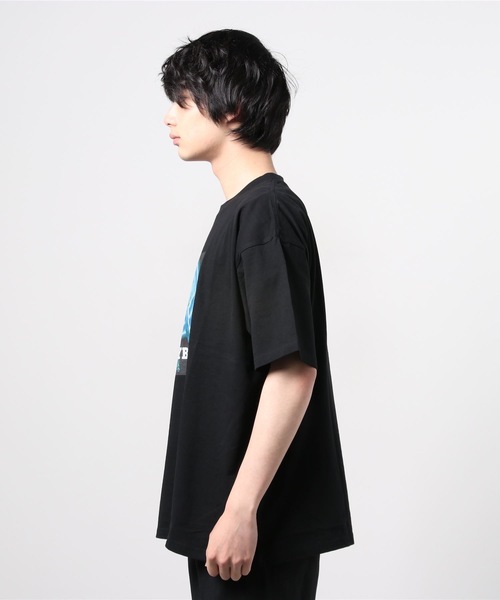 PLAYBOY(プレイボーイ)の「MR.OLIVE 別注 PLAYBOY(プレイボーイ) / TRON POSTER フォトTシャツ(Tシャツ/カットソー・メンズ・ブラック/オフホワイト・MEDIUM/LARGE/X-LARGE)」の17枚目の写真