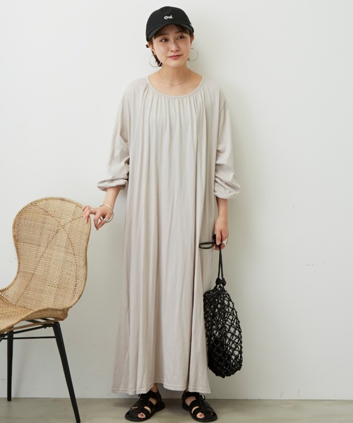 Auntie Rosa Holiday（アンティローザホリデー）の「ギャザーボリュームカットワンピース（ワンピース・レディース・テラコッタ/ブラック/ライトグレー・FREE）」の21枚目の写真