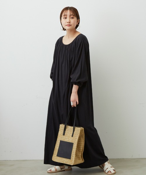 Auntie Rosa Holiday（アンティローザホリデー）の「ギャザーボリュームカットワンピース（ワンピース・レディース・テラコッタ/ブラック/ライトグレー・FREE）」の13枚目の写真