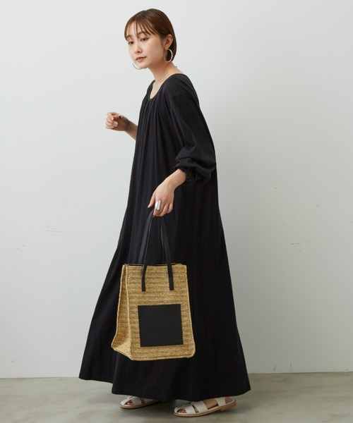 Auntie Rosa Holiday（アンティローザホリデー）の「ギャザーボリュームカットワンピース（ワンピース・レディース・テラコッタ/ブラック/ライトグレー・FREE）」の12枚目の写真