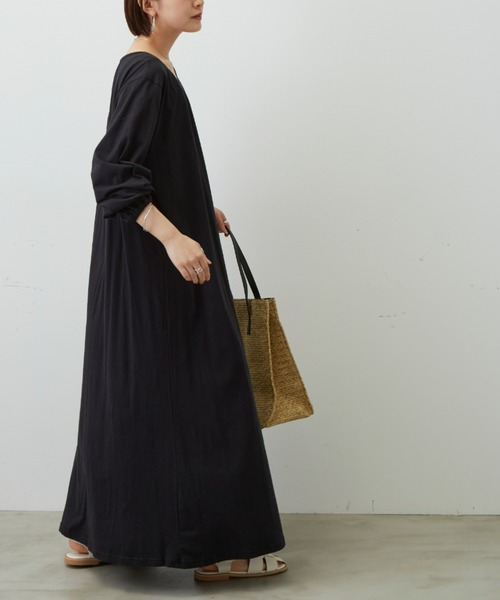 Auntie Rosa Holiday（アンティローザホリデー）の「ギャザーボリュームカットワンピース（ワンピース・レディース・テラコッタ/ブラック/ライトグレー・FREE）」の9枚目の写真