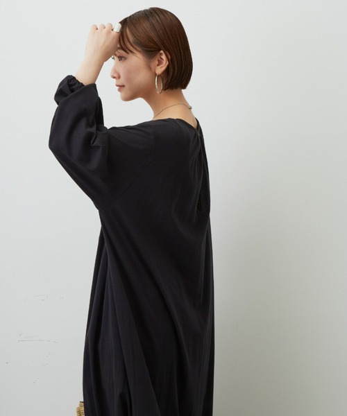 Auntie Rosa Holiday（アンティローザホリデー）の「ギャザーボリュームカットワンピース（ワンピース・レディース・テラコッタ/ブラック/ライトグレー・FREE）」の6枚目の写真